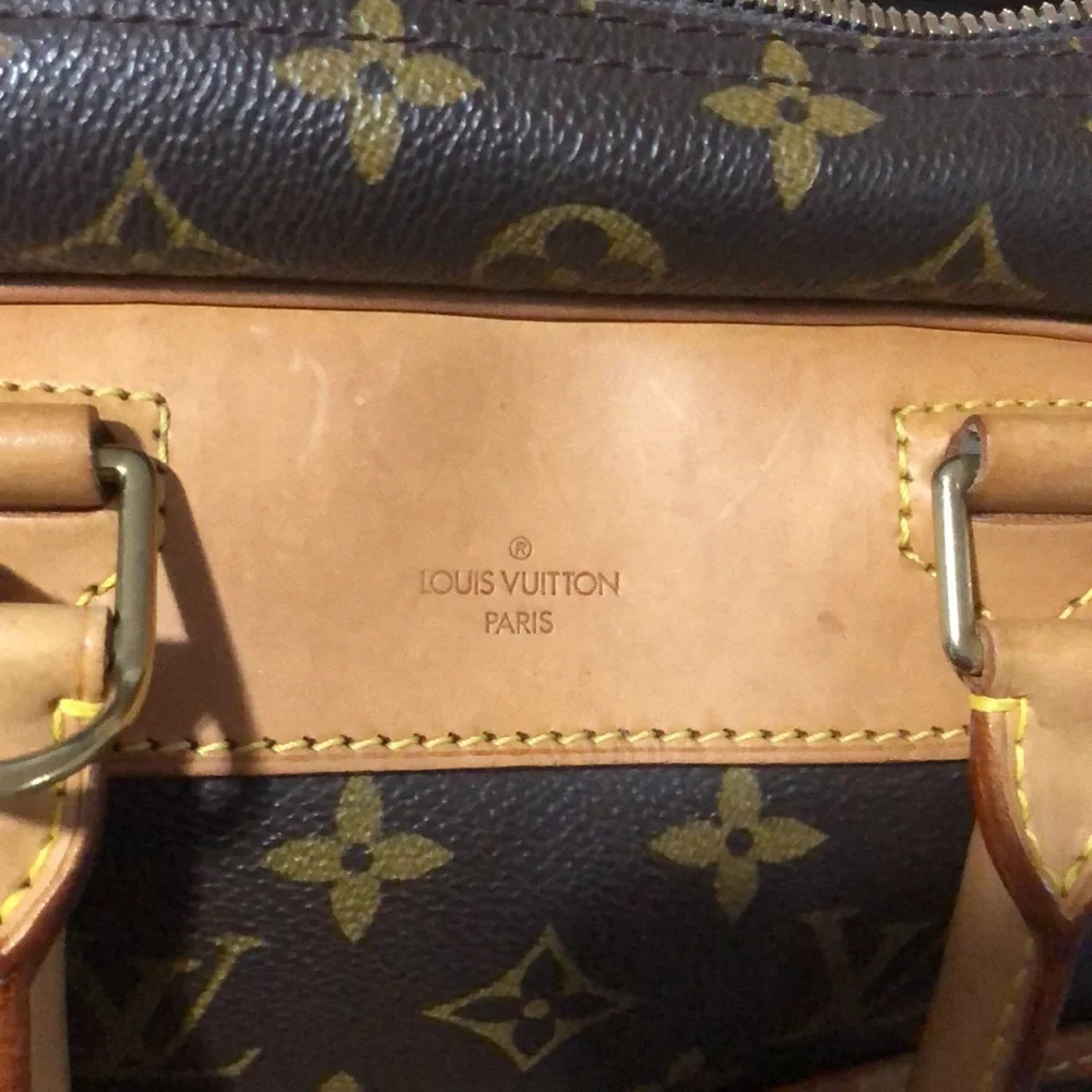 Louis Vuitton Deuville - Picture 15 of 17